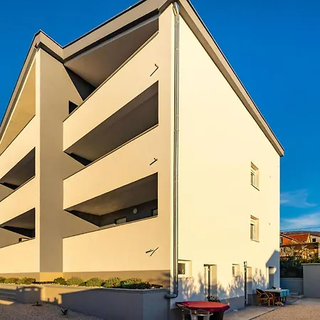 Stunning In 格基卡琳