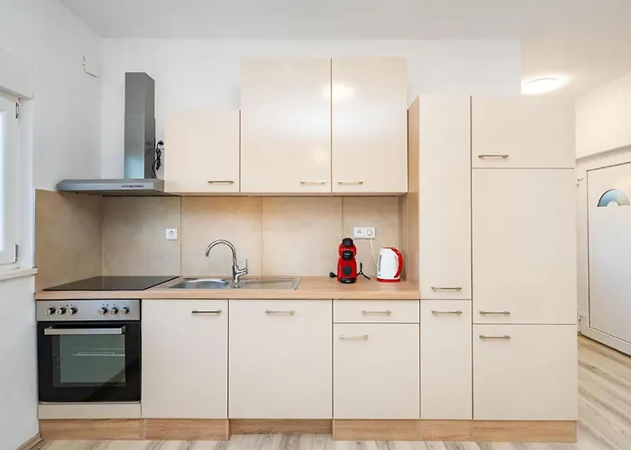Stunning In Apartament Gornji Karin